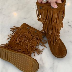 Minnetonka fringe boots